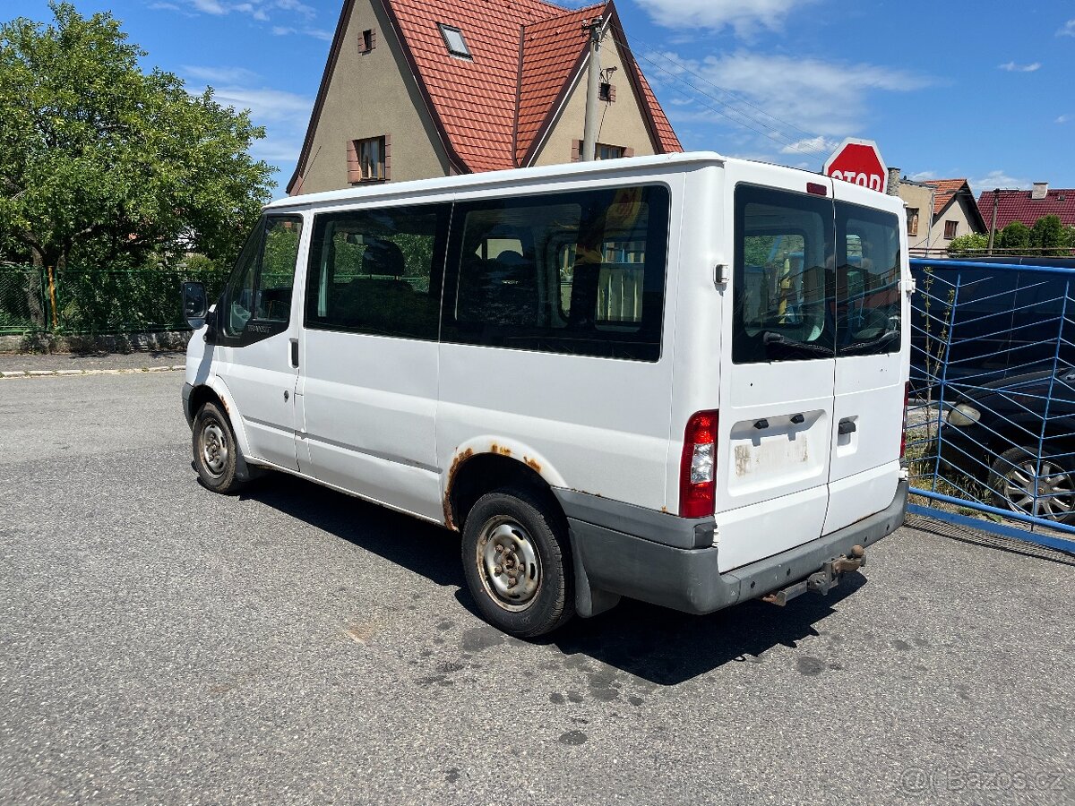 Ford Transit 2.2 TDCi bus pro 9míst
