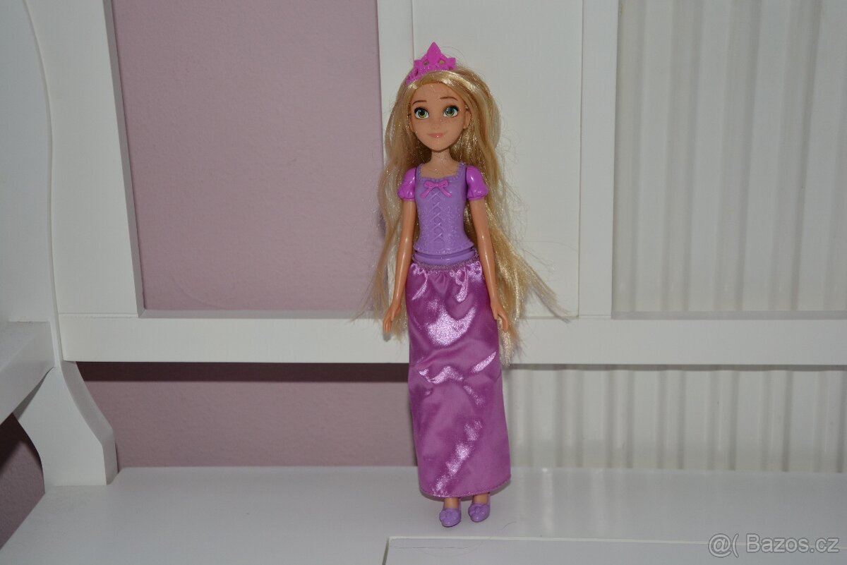 Barbie panenka Locika