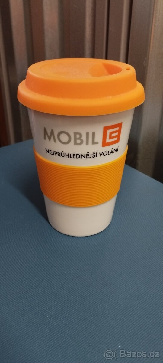 hrnek silikonové víčko