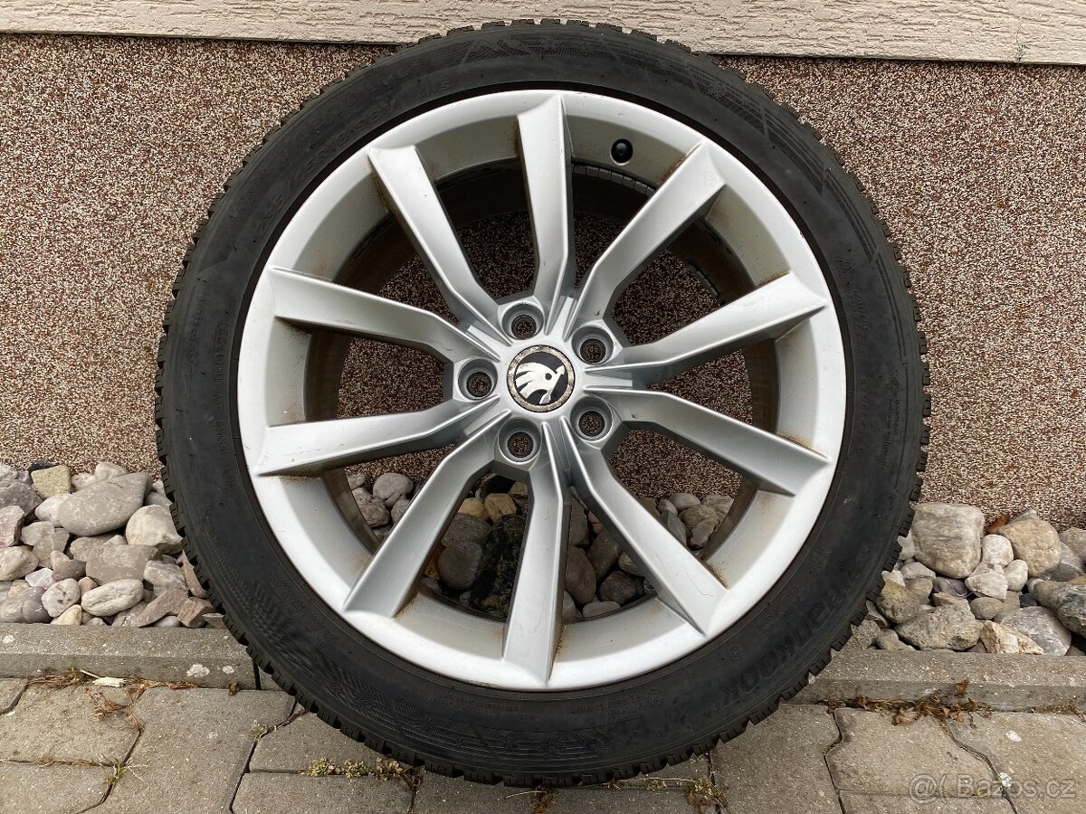 Originální litá kola + zimní pneu Hankook 235/45R18 98V
