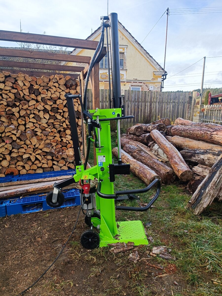 Štípačka na dřevo 12t