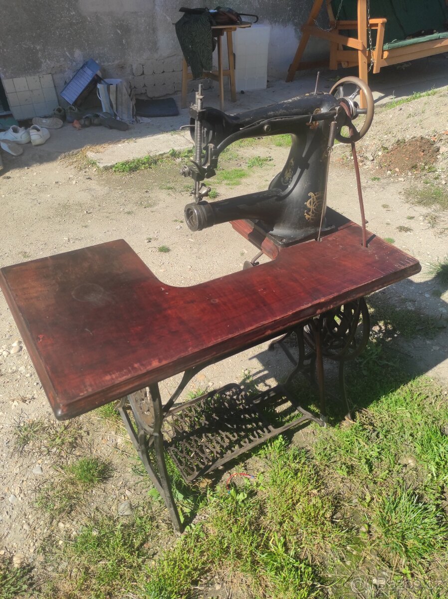 Šicí stroj Singer 18-3 funkční