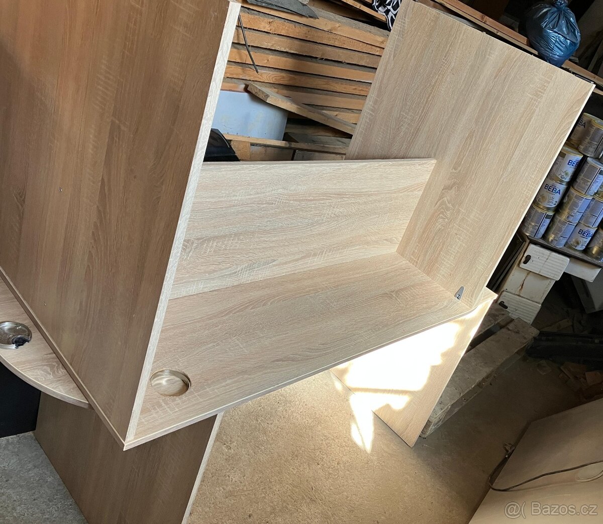 Kancelářské stoly s židlemi + konferenční stůl