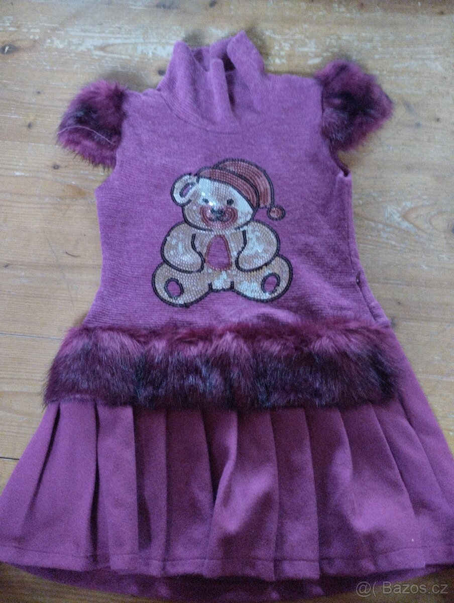 Dívčí šaty velikost 134