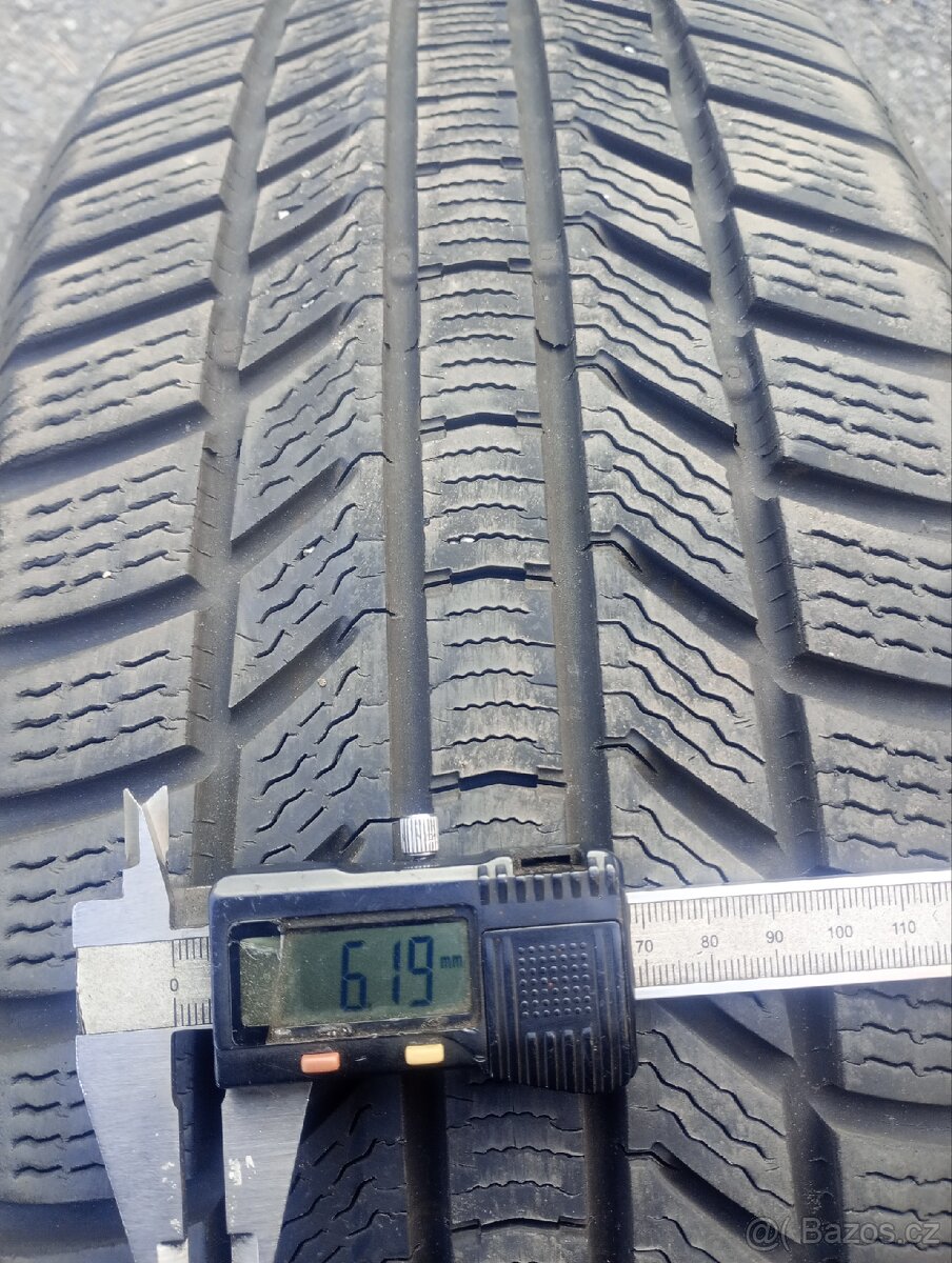 Zimní pneu Continental 215/55R17