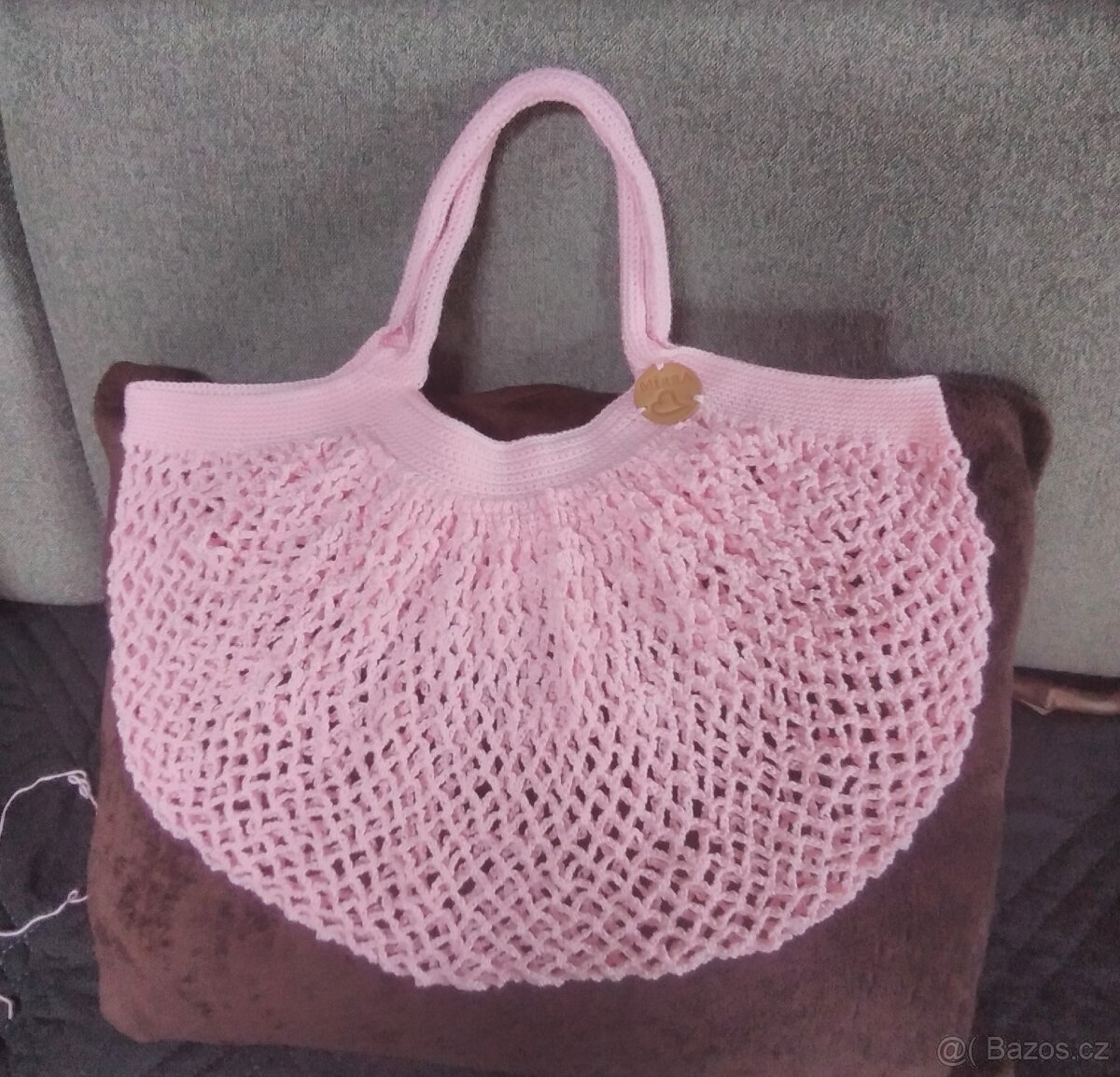 Ručně háčkovaná síťovka francouzského stylu