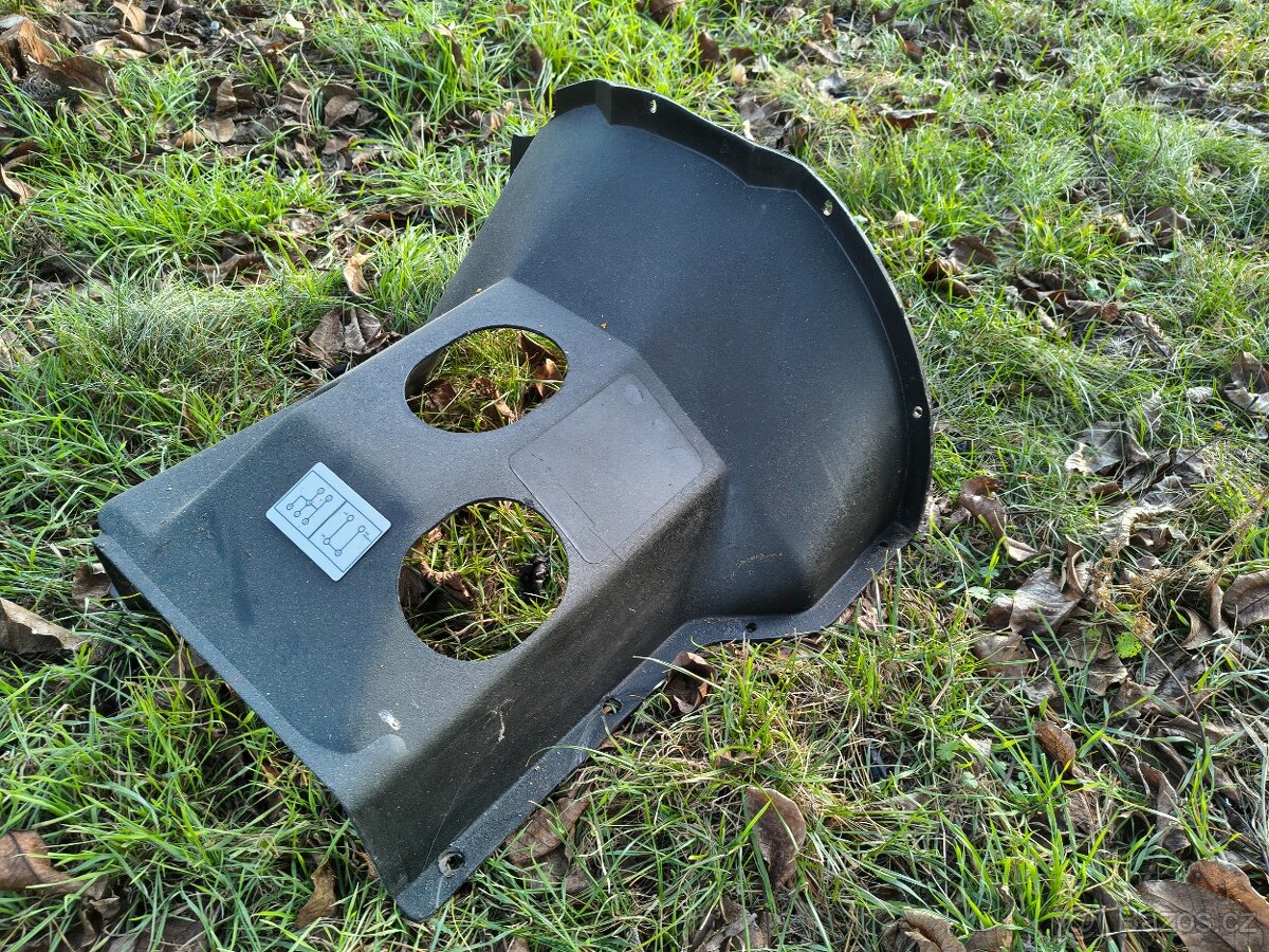 Kryt prevodovky - ARO 240