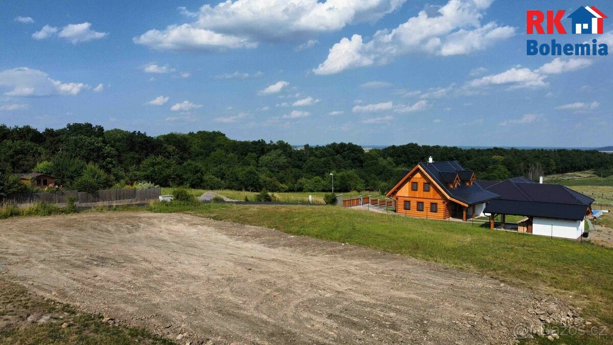 Prodej pozemku pro výstavbu rodinného domu o výměře 1309 m2.