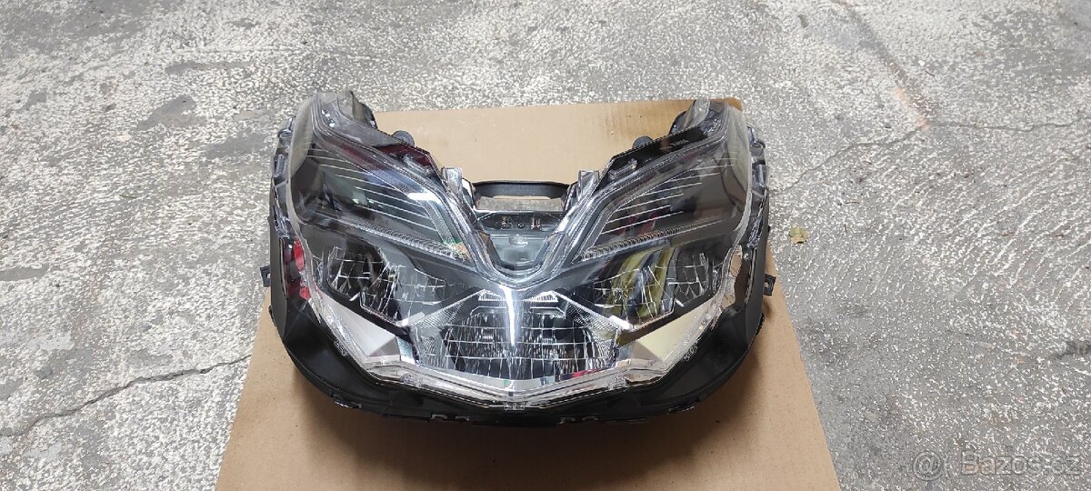 Přední světlomet Honda Forza 125/300 rok 2019