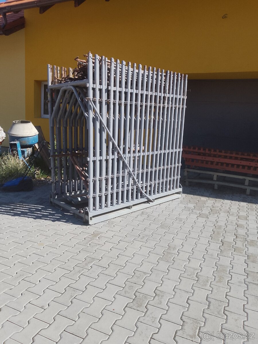 Rámové fasádní lešení 259,2m2.