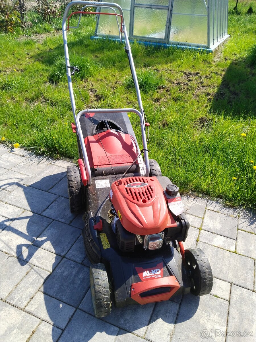 Benzínová sekačka