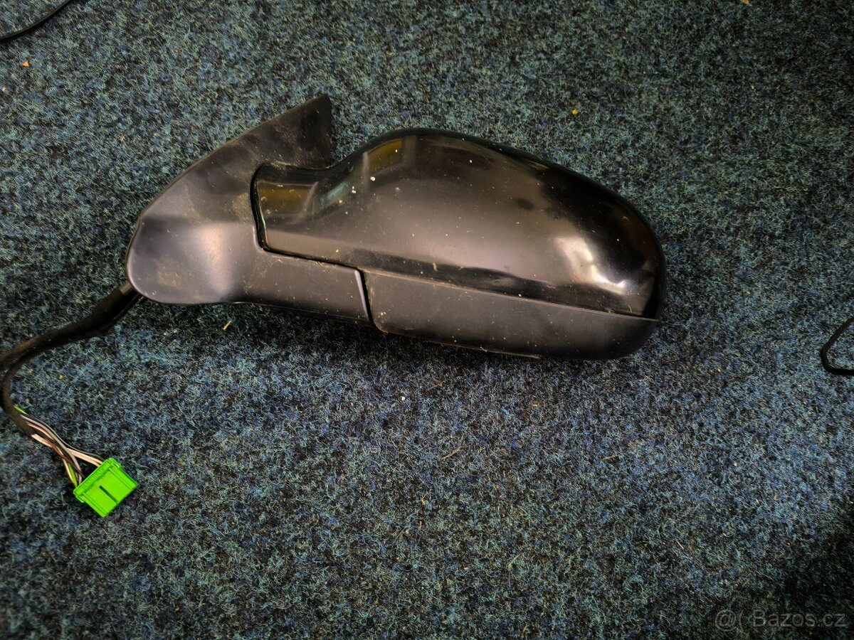 Volvo V70 p2 levé zrcátko
