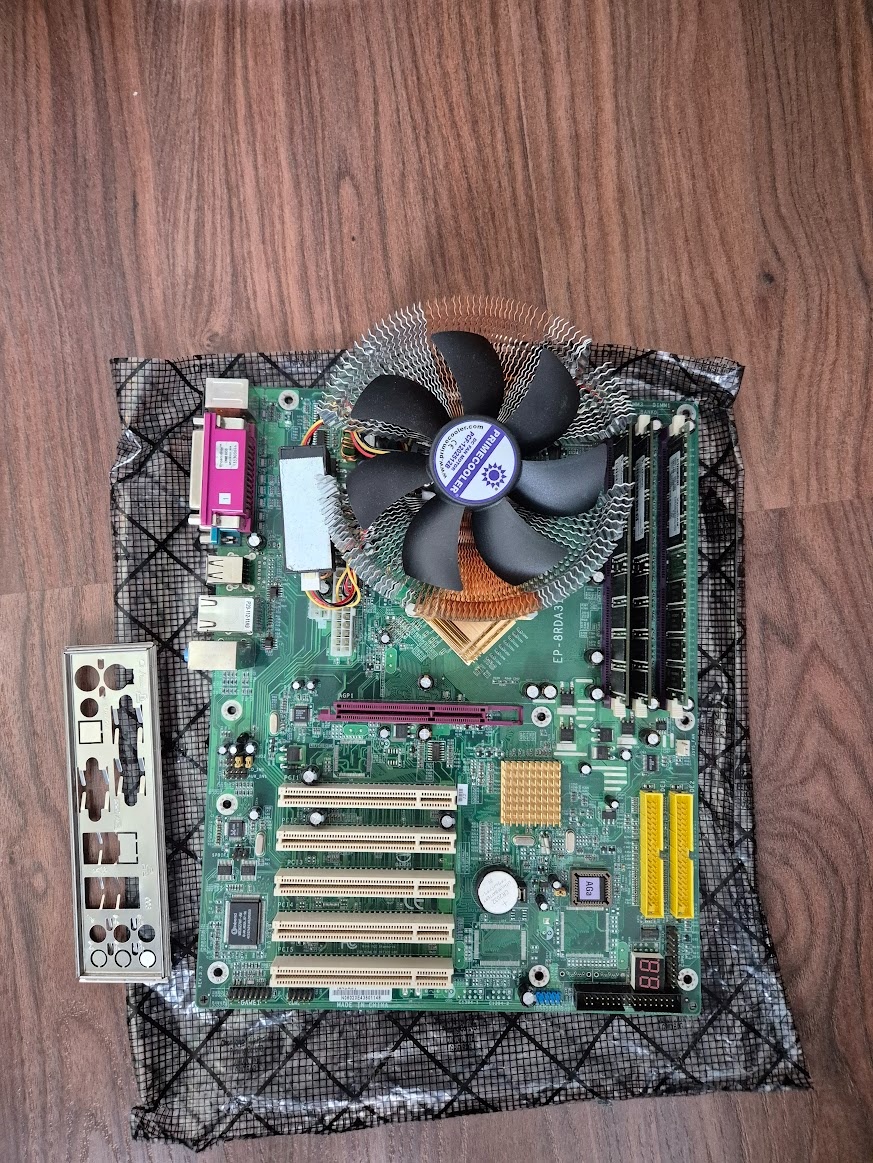Epox EP-8RDA3I (nForce2) + Athlon XP2600+ + DDR1 RAM (RETRO)