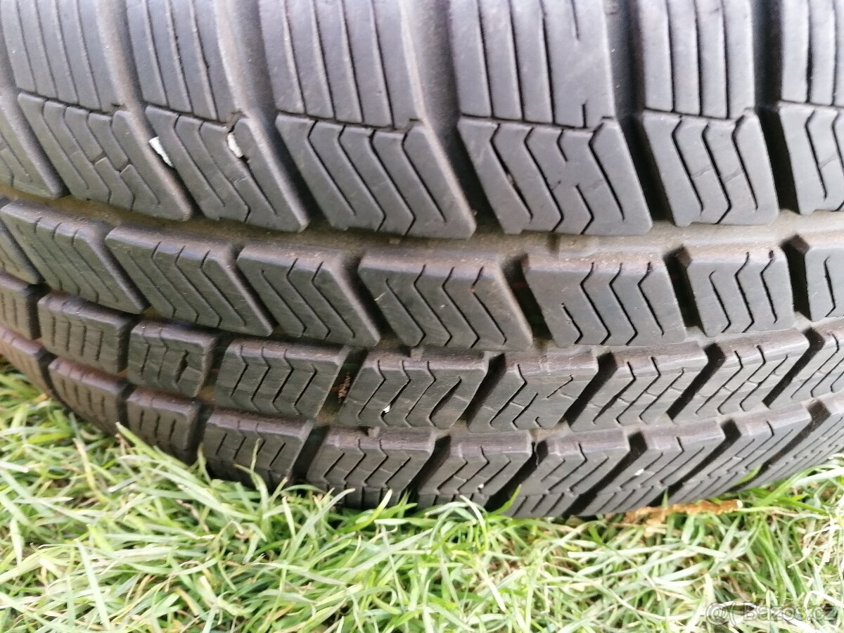 Zimní pneu 195/60r15 88T