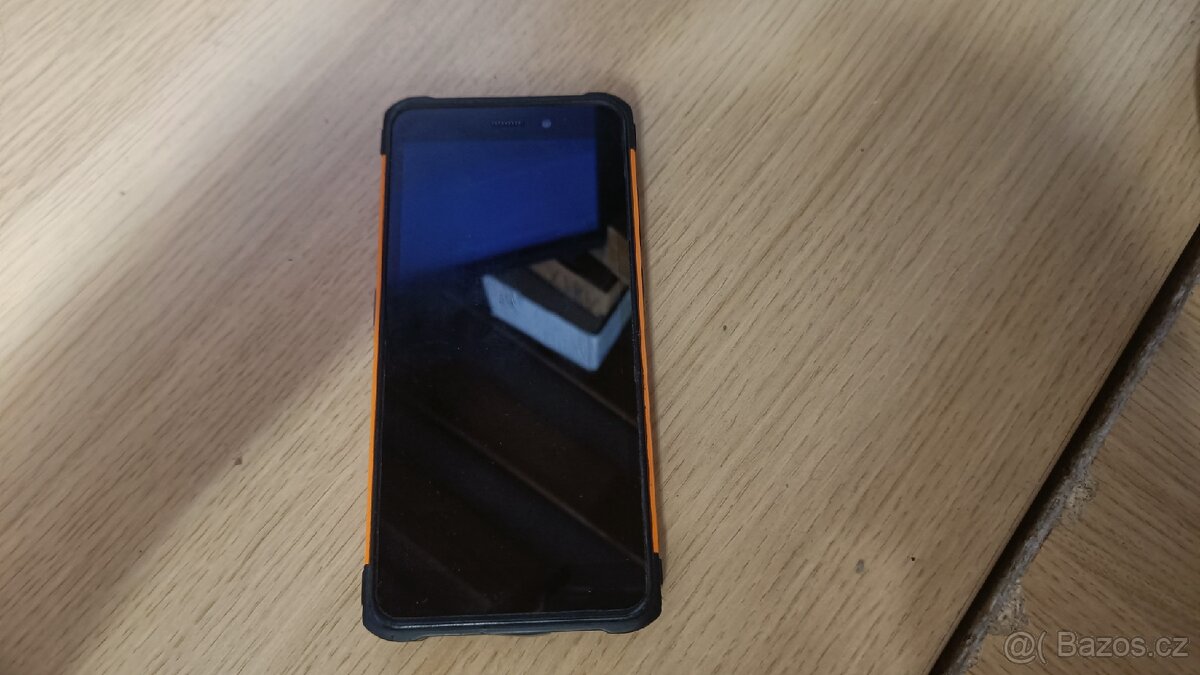 telefon Hammer iron 4