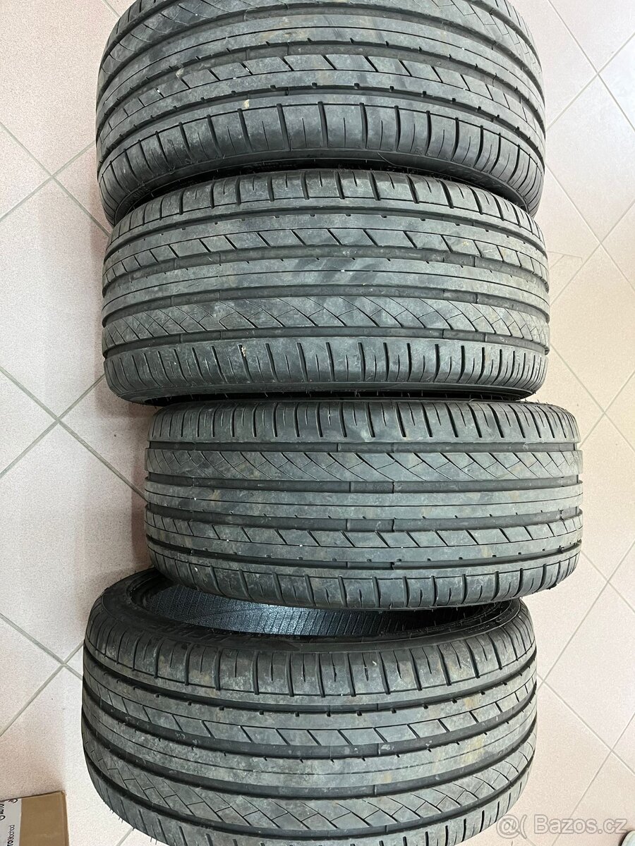 Pneu 235/35/19 Hifly