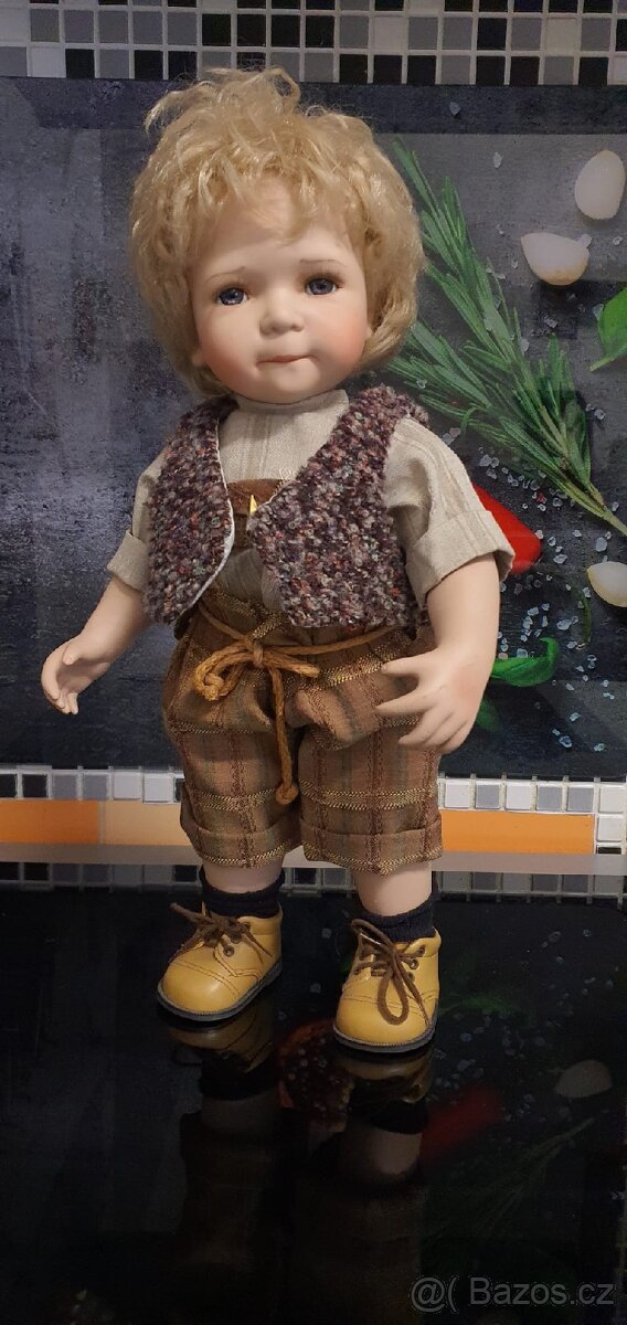 Porcelánový chlapeček ( značený) rezervace