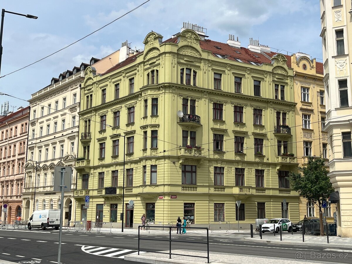 Krásně světlý byt po rekonstrukci o dispozici 3 + KK