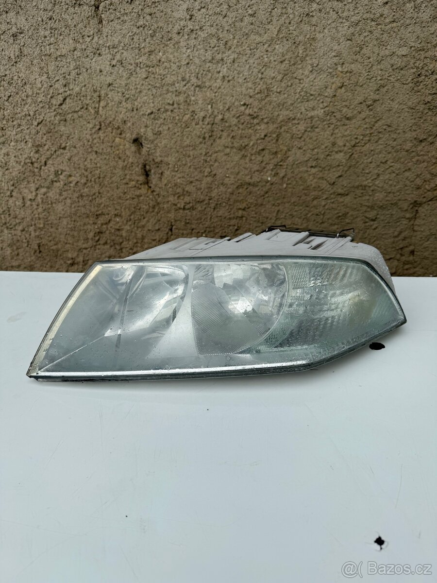 Prodám pravé světlo na Škoda Octavia 2.