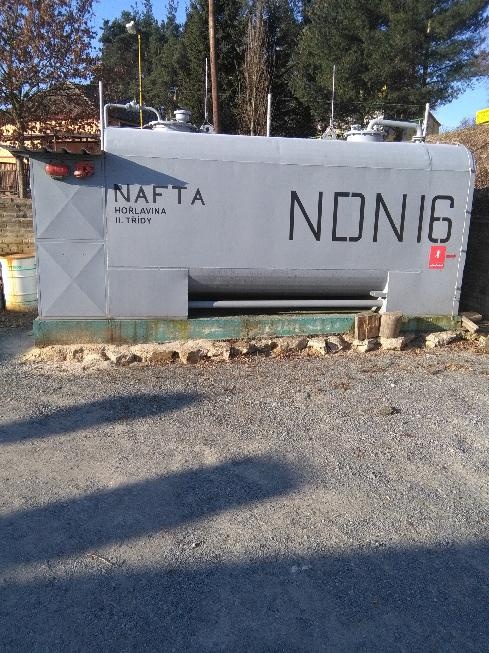 Nádrž na naftu