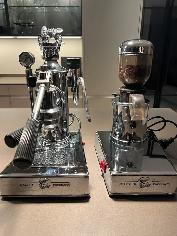 Espresso stroj ARTE DI POCCINO + elektrický kávový mlýnek