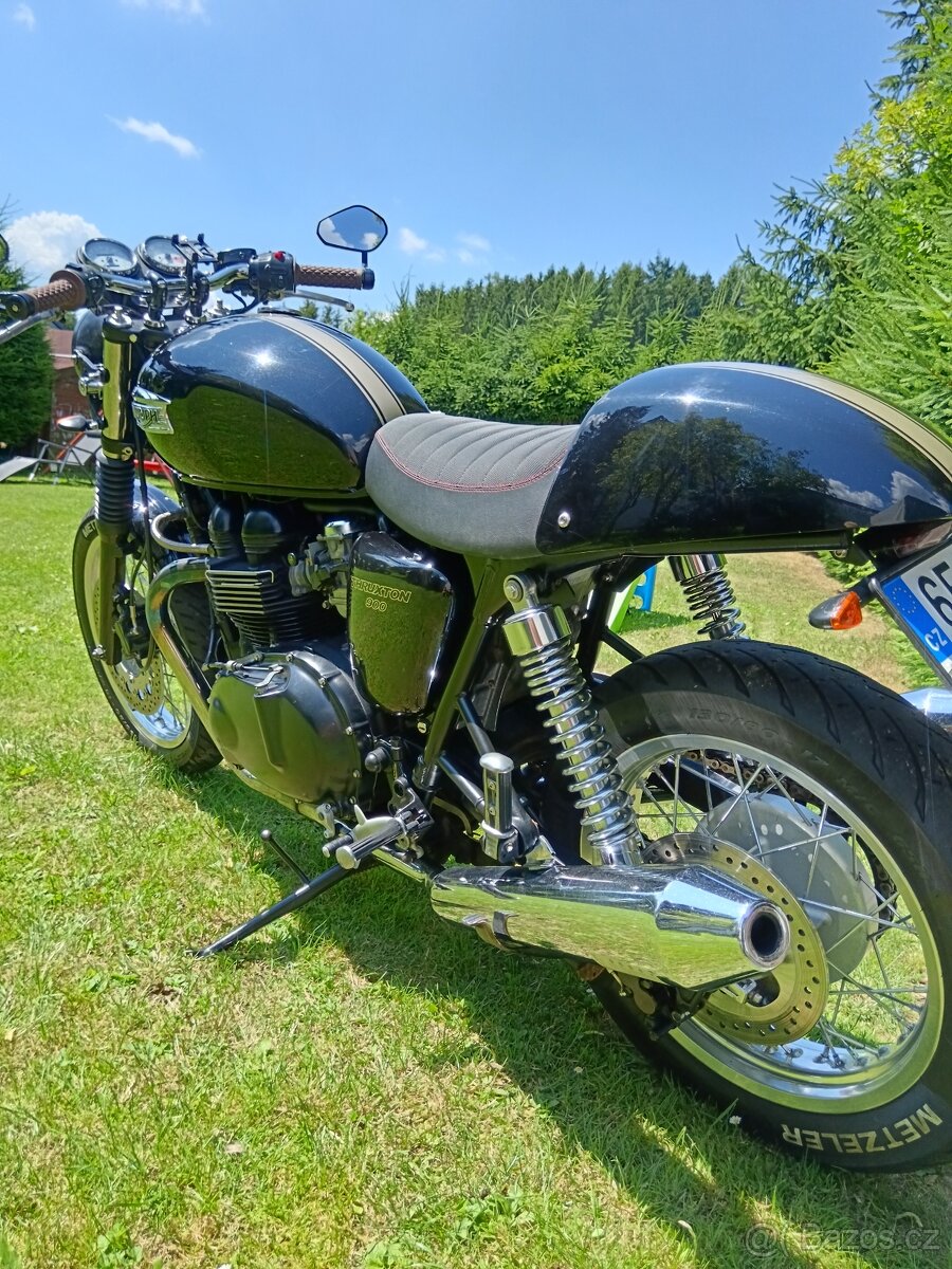 Triumph Thruxton 900