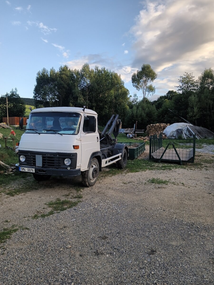 Avia A31T Hákový nosič kontejnerů