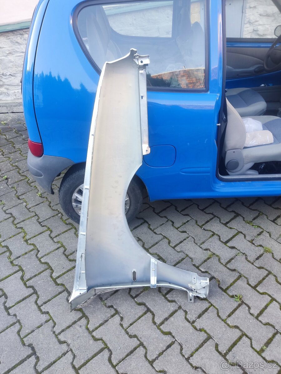 Prodám blatník Lancia Kaapa