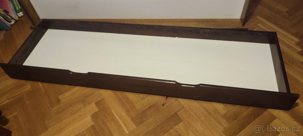 Šuplík pod postel s kolečky