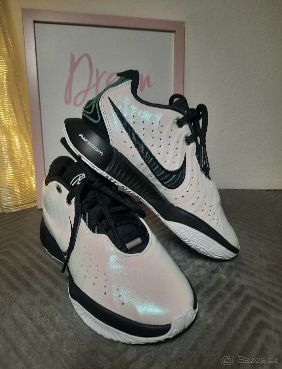 Nike LeBron, v. Eur 37,5, NOVÉ