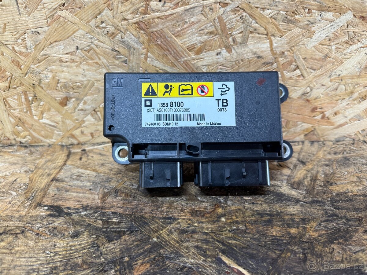 ŘÍDICÍ JEDNOTKA AIRBAGU 13588100