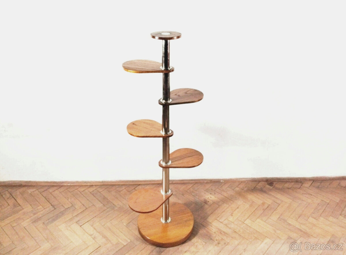 stojan na květy funkcionalismus