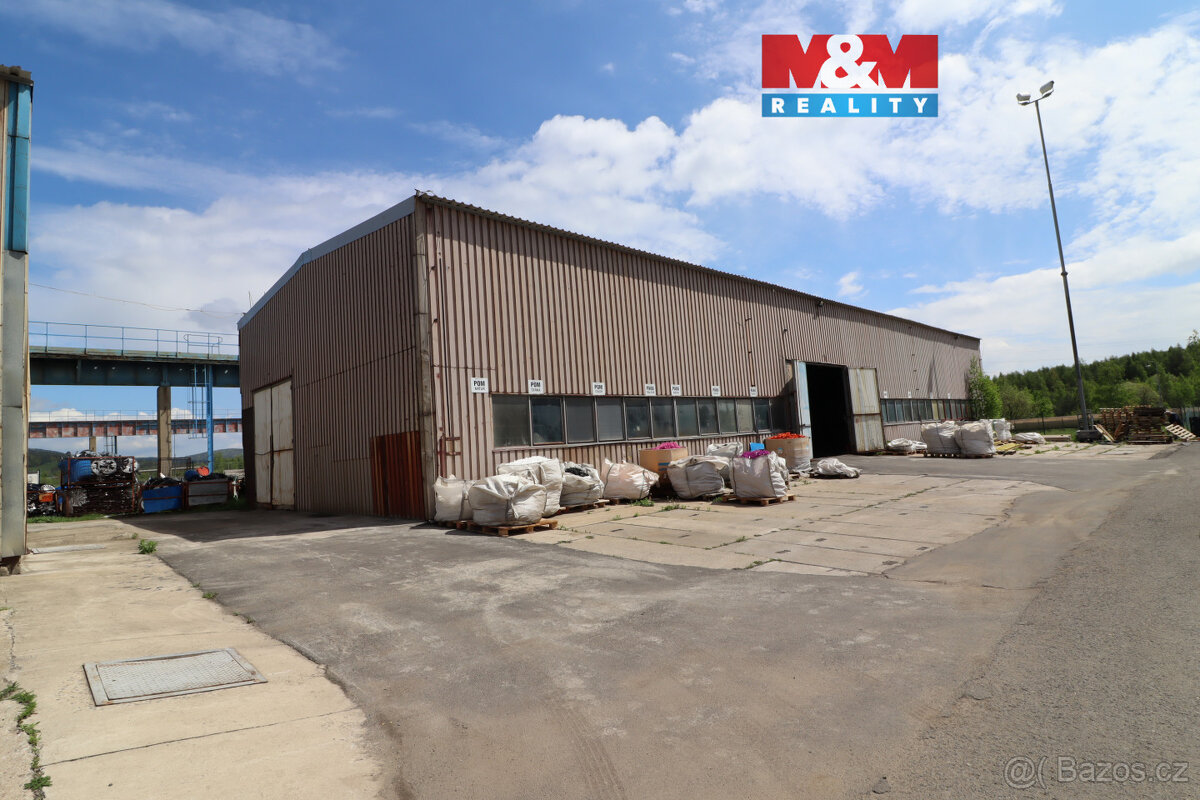 Prodej obchodního objektu 2760 m2 v Kadani, Prunéřově