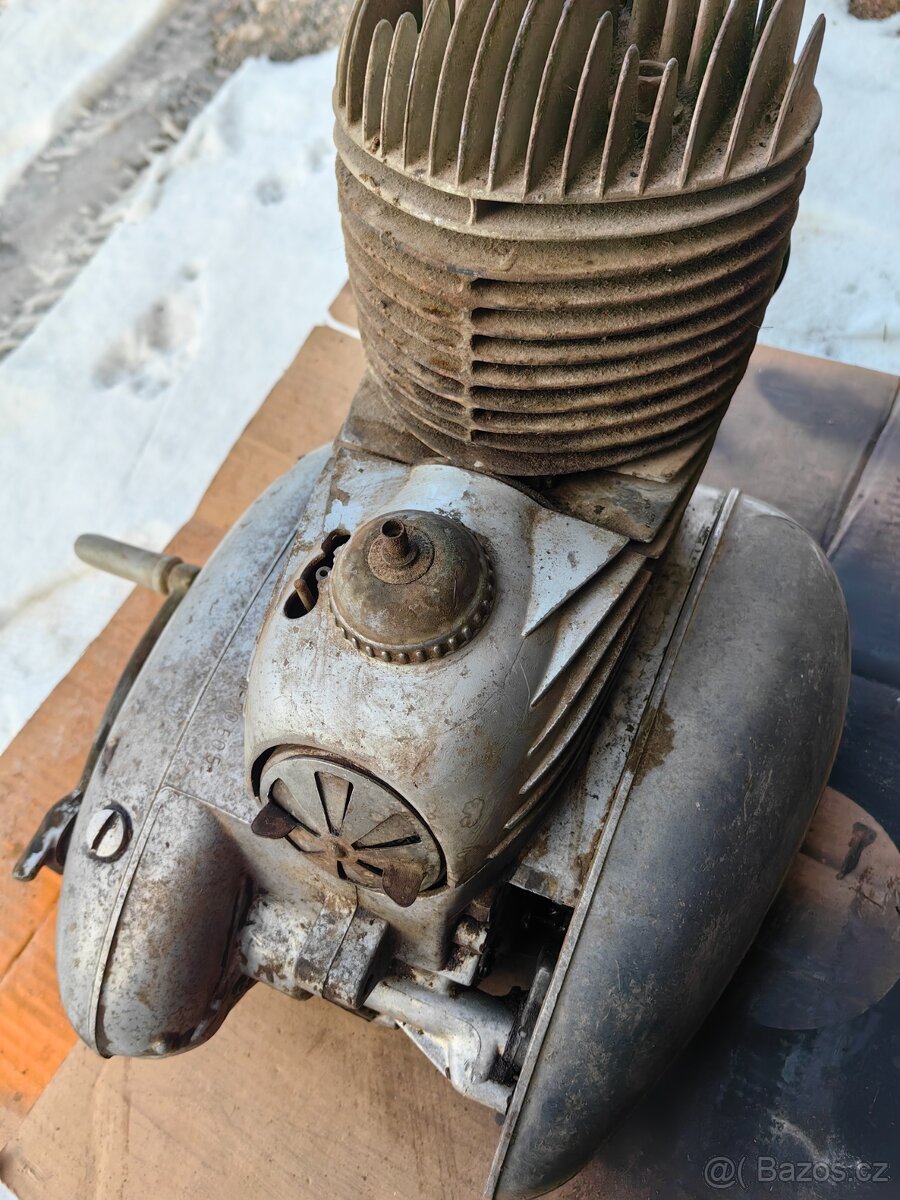 Jawa 250 motor