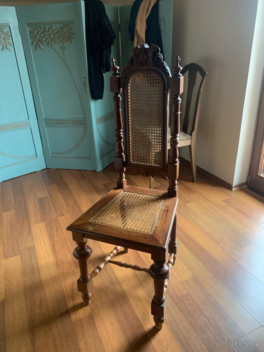 Starožitná židle s výpletem