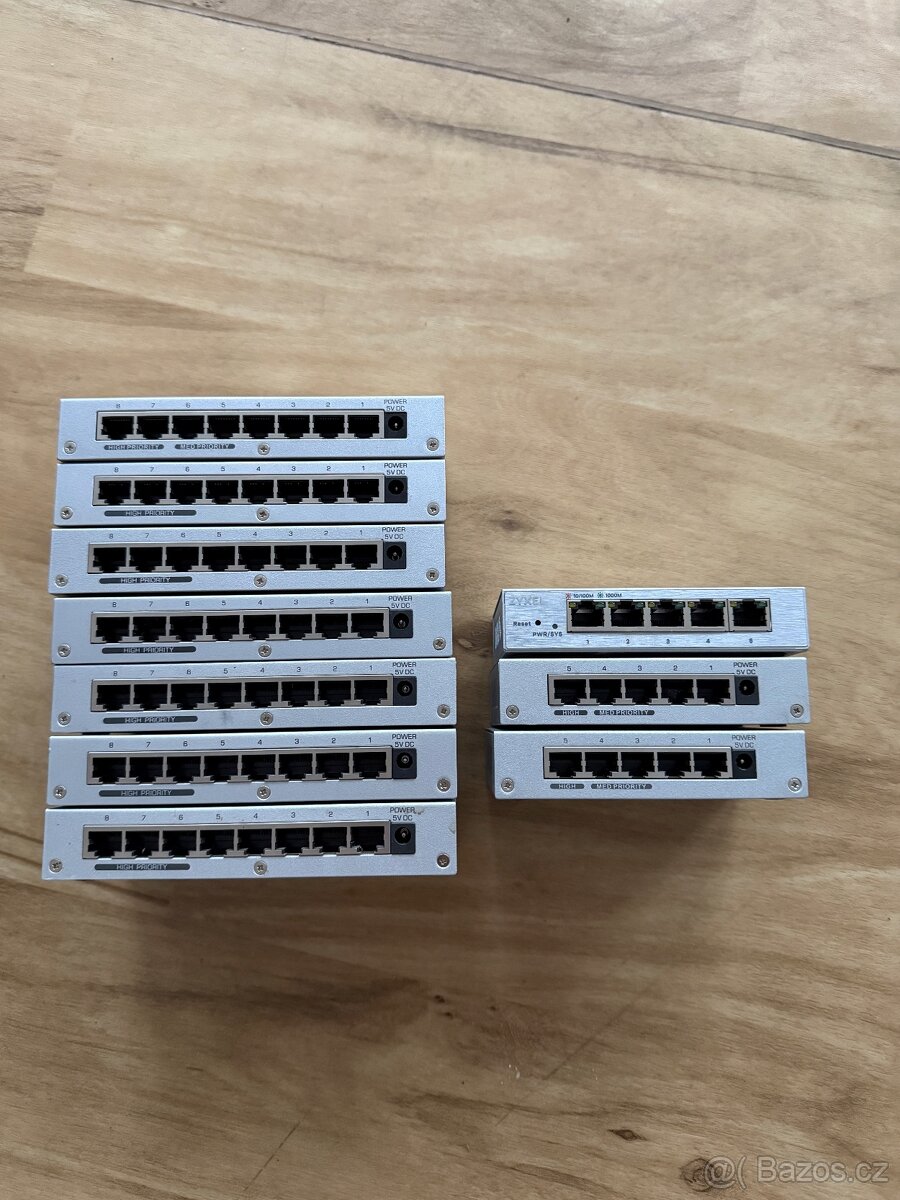 Switch Zyxel GS-105B / ES-108A