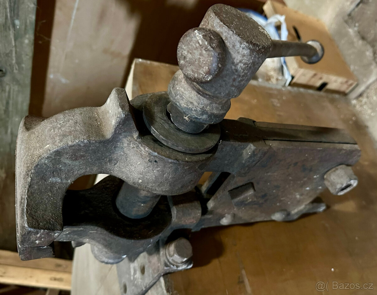 KOVÁŘSKÝ SVĚRÁK