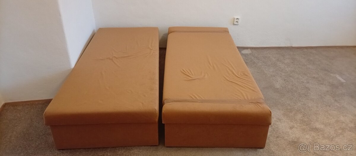 Daruji za odvoz psací stůl a postele