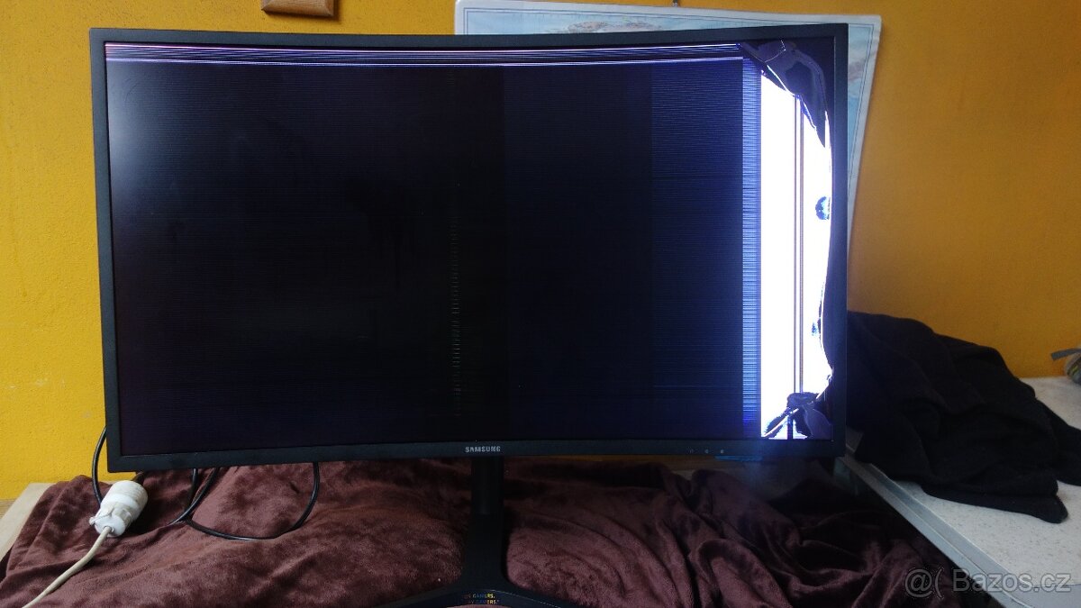 32 quantum dot samsung poškozený