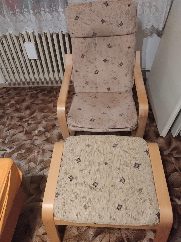 křeslo s podnožkou