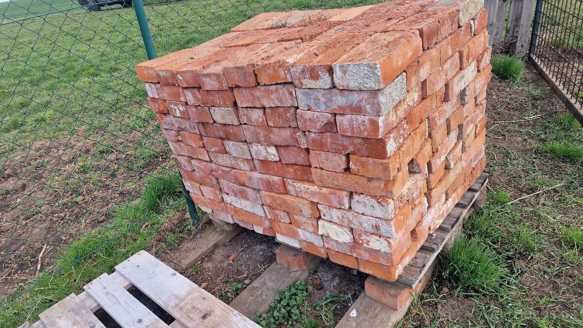 Prodám očištěné cihly