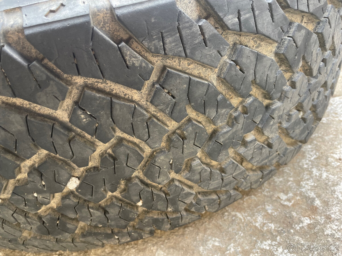 zimní/terénní pneu Gripmax 255/70 r16