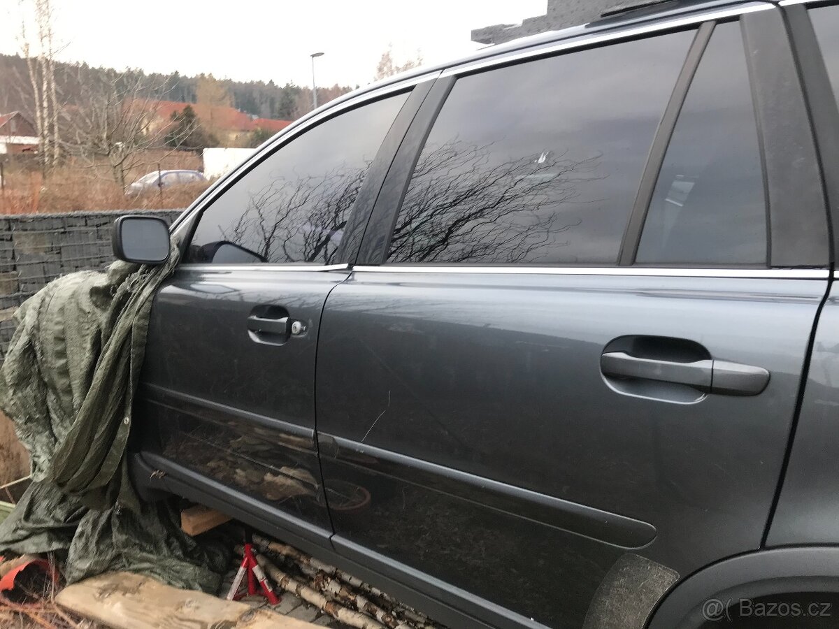 Prodám náhradní díly Volvo xc90 V8, D5