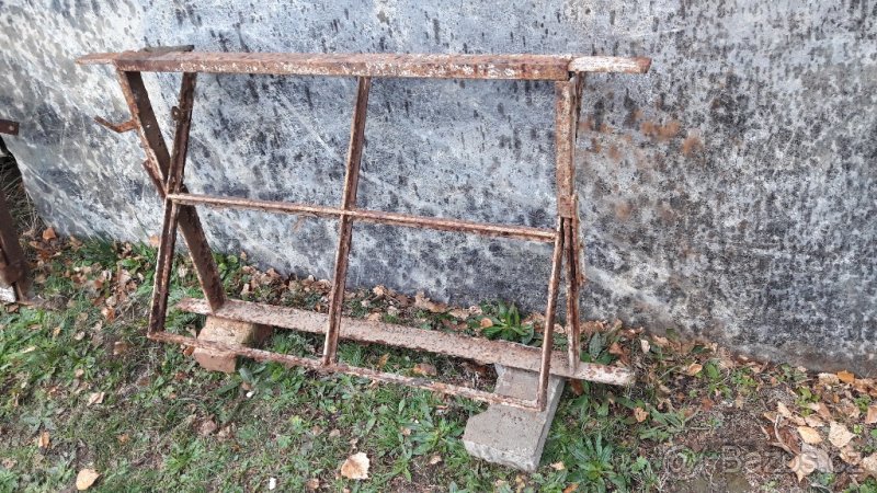 Starožitná ocelová okna