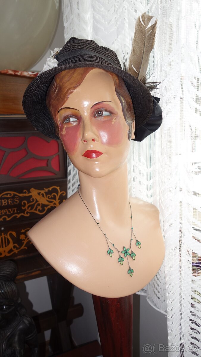 Figurína
