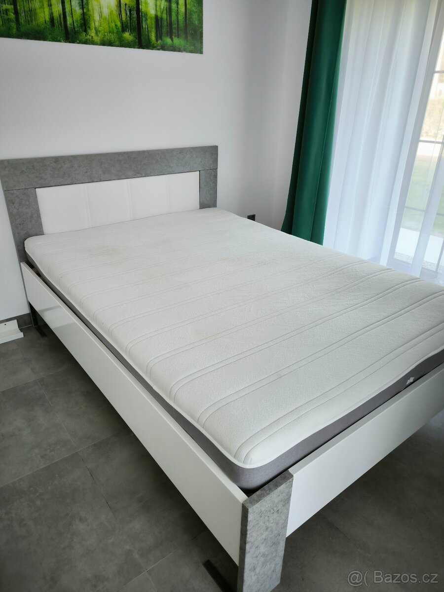 Postel 140x200 s roštem a matrací