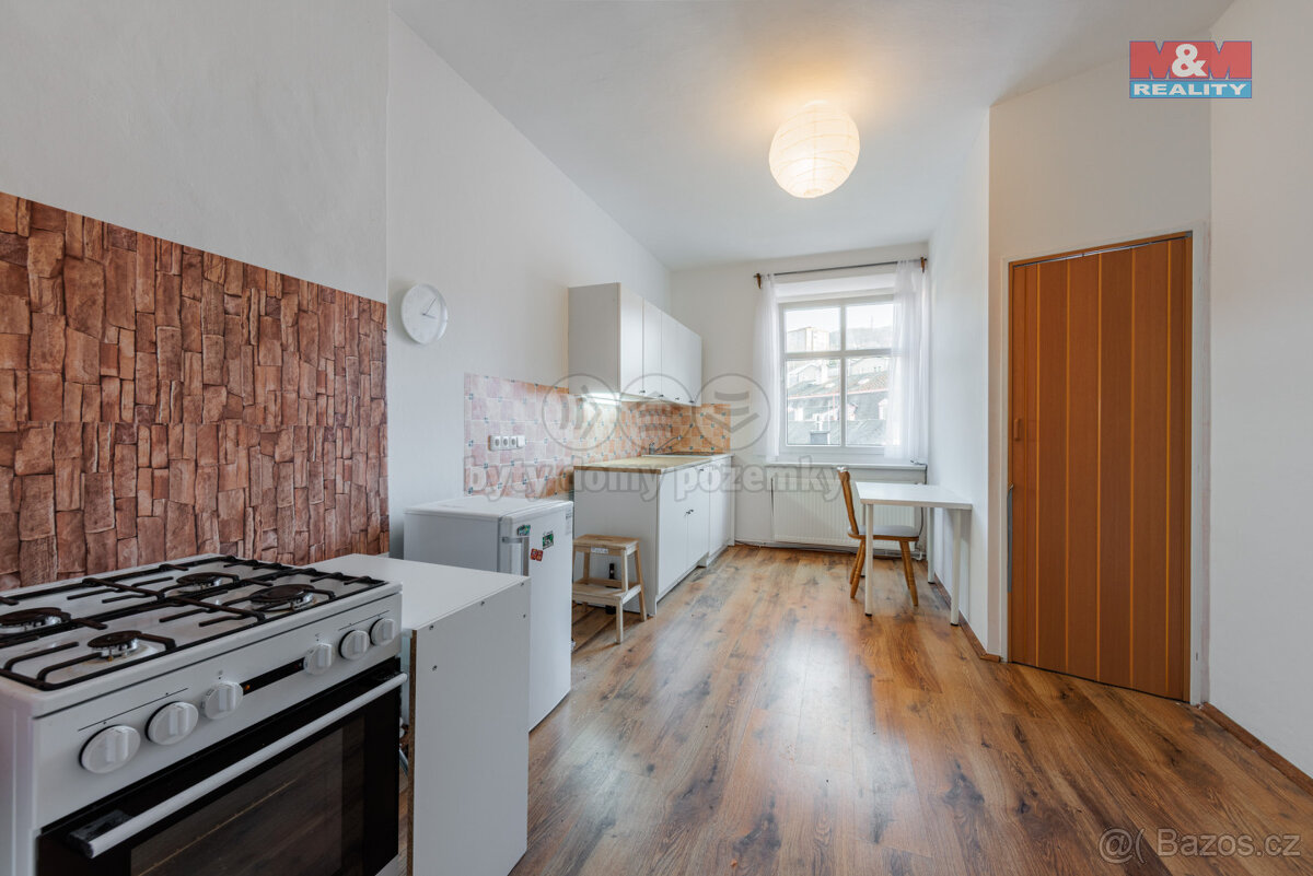 Pronájem bytu 1+1, 44 m², Karlovy Vary, ul. Vítězná