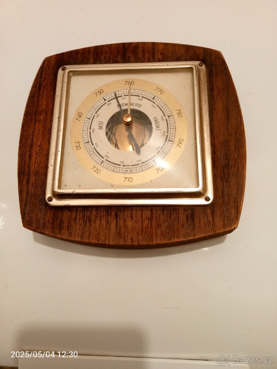 Retro barometr