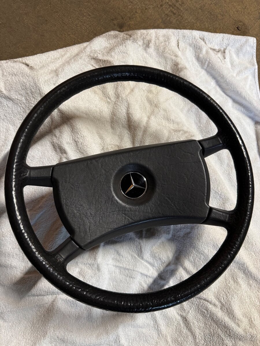 Volant Mercedes w124 jako nový