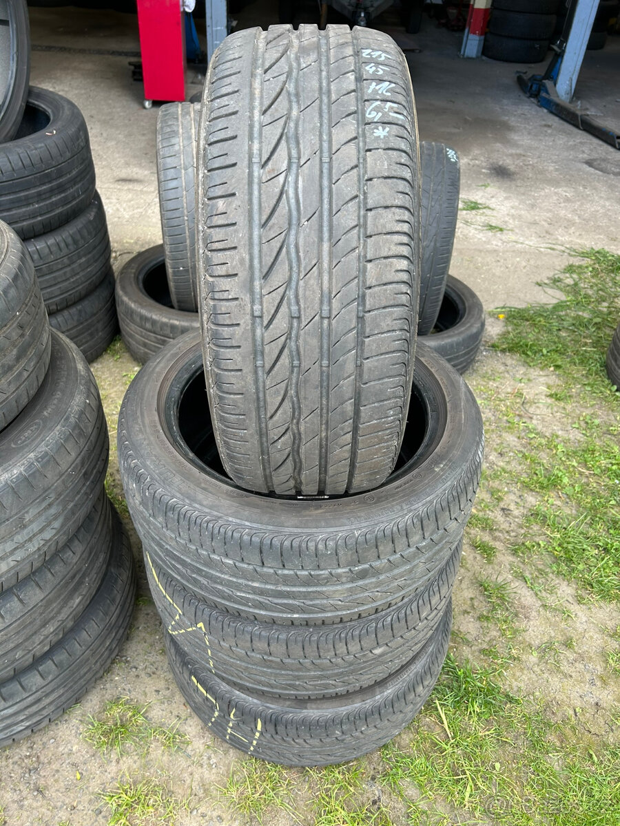 4ks letní pneu Bridgestone 215/45/16